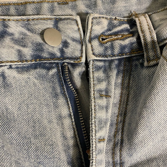 90’s Style Baggy Jeans - Picture 4 of 6